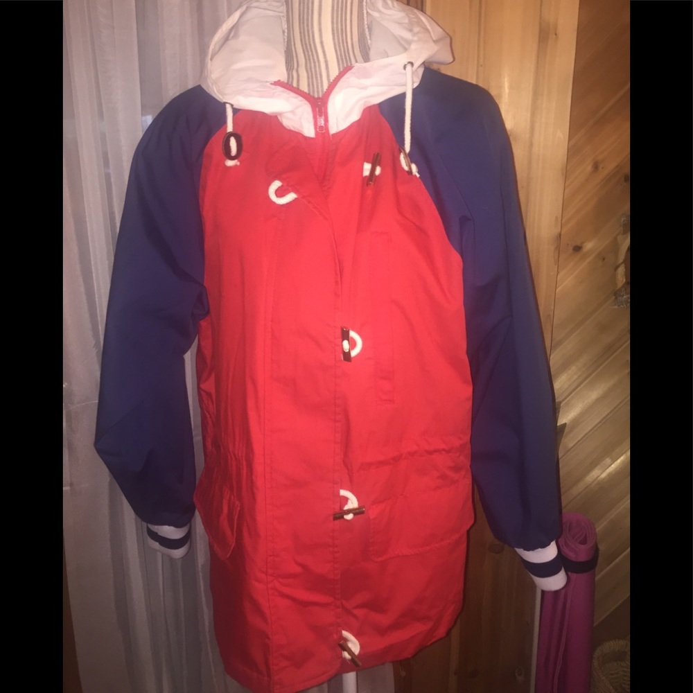 VTG S NAUTICAL RED WHITE & BLUE TOWNE LONDON FOG